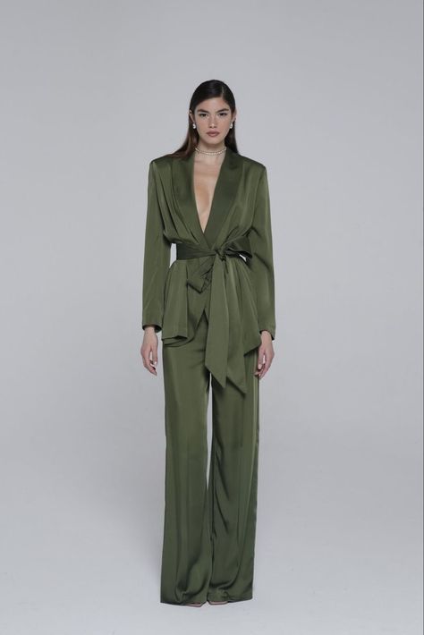 Satin Suit Outfit, Suits For Women Wedding Guest, Soiree Jumpsuits, Kimono Suit, Formal Smart Casual, Soiree Outfit, Summer Wedding Attire, Satin Suit, Fashion Forecasting