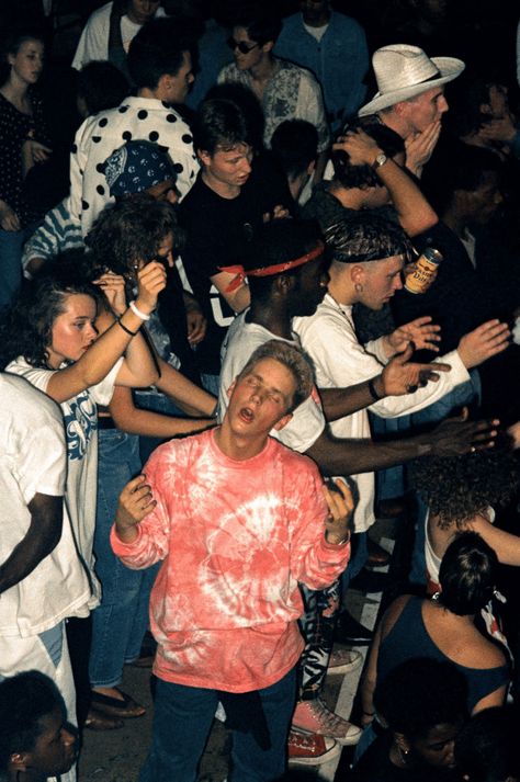 Inside The ACID House Queer Rave, 90s House Music, Painting Compositions, 90s Rave Fashion, Uk Rave, Uk 90s, Acid House Rave, 90s Uk, Victorian Child