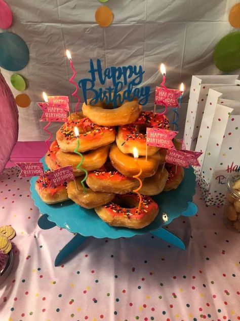 Donut Tower Birthday, Birthday Donut Cake, Donut Towers, Tower Birthday Cake, Donut Cake Tower, Donut Grow Up Party, Mini Pastelitos, 20th Birthday Ideas, Donut Birthday Cake