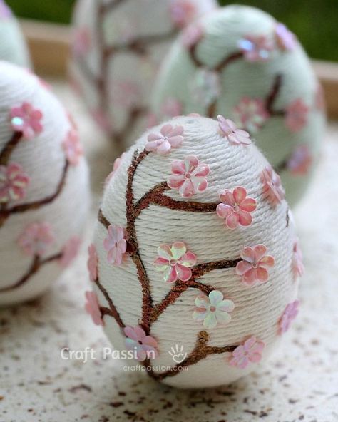 50+ Fun Easter Egg Designs - Creative Ideas for Decorating Easter Eggs - Country Living Easter Egg Projects, Easter Egg Ideas, Creative Easter Eggs, Easter Crafts For Toddlers, Easter Crafts For Adults, Adult Easter, Easter Craft Ideas, Egg Ideas, Quilled Creations