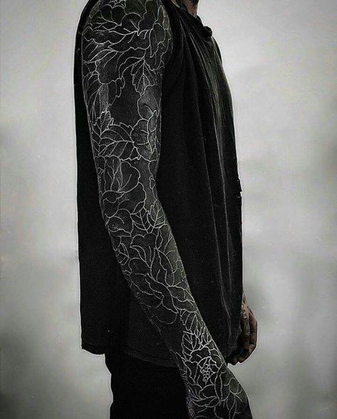 Black Sleeve Tattoo, Mangas Tattoo, All Black Tattoos, Solid Black Tattoo, Blackout Tattoo, White Tattoos, Oli Sykes, Oliver Sykes, Geniale Tattoos