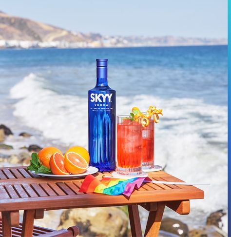 Disco Daddy Highball cocktail recipe | SKYY Vodka Leaner Boards, Dirty Martini Vodka, Vodka Soda Cocktails, Cosmopolitan Drink Recipe, Fruity Summer Cocktails, Masi Oka, Espresso Martini Ingredients, Cosmopolitan Drink, Tea Syrup