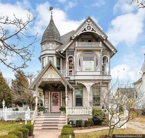 Single Story Victorian Homes, Victorian Homes Exterior Colors, Two Story Houses, Pastel Victorian, Victorian Homes Exterior, House Victorian, Gingerbread Trim, Queen Anne House, Marine City