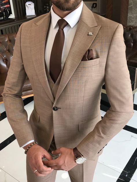 Wedding Suits Men Beige, Suits Men Beige, Groom Suit Brown, Brown Groomsmen Suits, Brown Wedding Suit, Beige Suits Wedding, Tan Suit Wedding, Brown Groomsmen, Brown Suits For Men