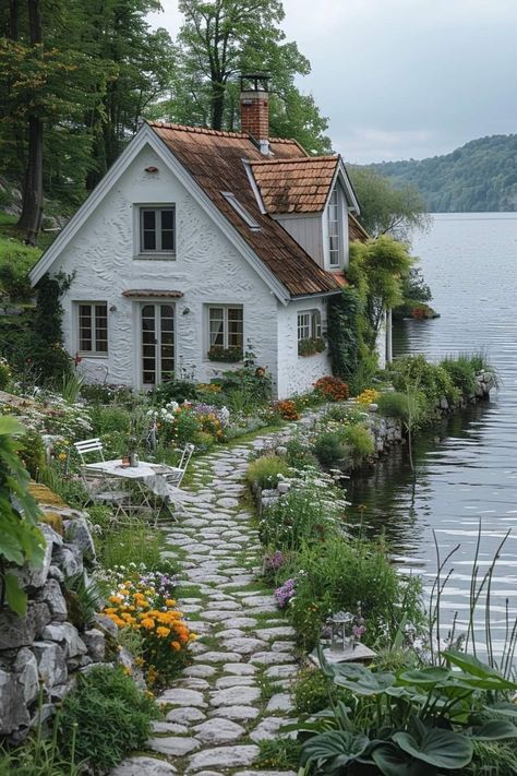 Green House Cottage, Cottage Mini House, Cottage On Farm, Ghibli Style House, Small Cottage Homes Exterior, Shabby Chic Exterior, Irish Cottage Exterior, Europe Cottage, Tiny Cottage Homes