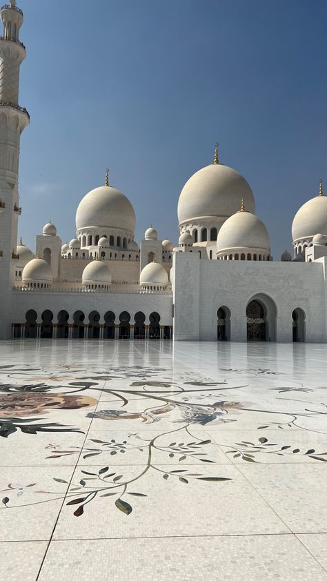 Mosque Dubai Abu Dhabi, Dubai Mosque Aesthetic, Dubai Moodboard, Abu Dhabi Aesthetic, Nyu Abu Dhabi, Dubai Mosque, Abu Dhabi Mosque, Alternative Luxe, Uae Aesthetic