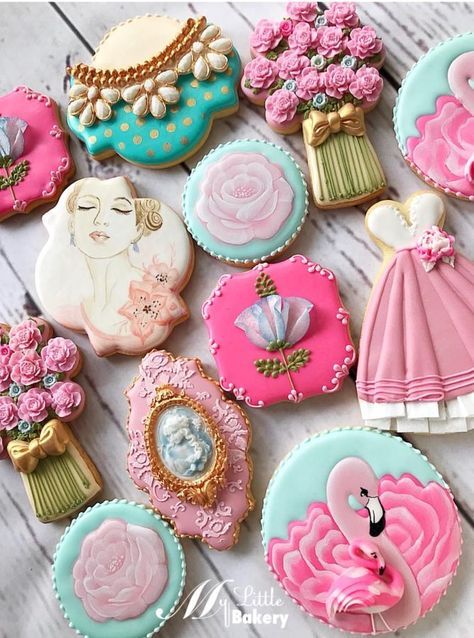 Happy Mother's Day Weekend, Cupcake Bar, Polymer Project, Royal Iced Cookies, Cookie Decorating Ideas, Pretty Cookies, Fancy Cookies, Beautiful Cookies, Cookie Icing