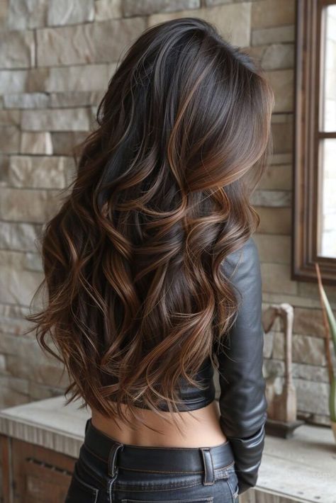 Stunning Brown Hair Balayage Ideas for a Chic Transformation 2024 Haircut, Balayage Hair Caramel, Vivid Hair, Rambut Brunette, Black Hair Balayage, Brown Hair Looks, Brown Hair Inspo, Brunette Hair With Highlights, Coloring Ideas