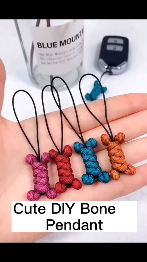 Luckinu--Jewelry Make Your Day [Video] | Tutorial pulsera de crochet, Hacer pulseras bisuteria, Tutorial de pulsera Paracord Projects Diy, Simpul Makrame, Pola Macrame, Cords Crafts, Paracord Bracelet Diy, Paracord Diy, Beadwork Ideas, Macrame Knots Pattern, Knots Diy