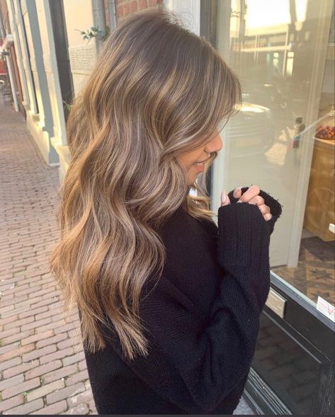 Light Brunette Hair, Rambut Brunette, Summer Blonde Hair, 2025 Goals, Highlighted Hair, Aesthetic Yellow, Brown Hair Inspo, Bronde Hair, Brunette Hair With Highlights