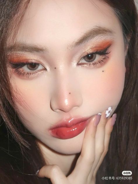 Makeup Monolid, Ulzzang Makeup Tutorial, Idol Makeup, Delicate Makeup, Beauty Content Creator, Monolid Makeup, Makeup Creative, Beauty Content, Face Art Makeup