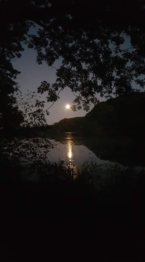 Moon over Lake Jensen Eagan MN [OP] (5312x2988) Night Lake Aesthetic, Nature At Night, Teen Vacation, Lake Landscaping, Night Landscape Photography, Quotes Background, Night Lake, Xiaomi Wallpapers, Ocean At Night