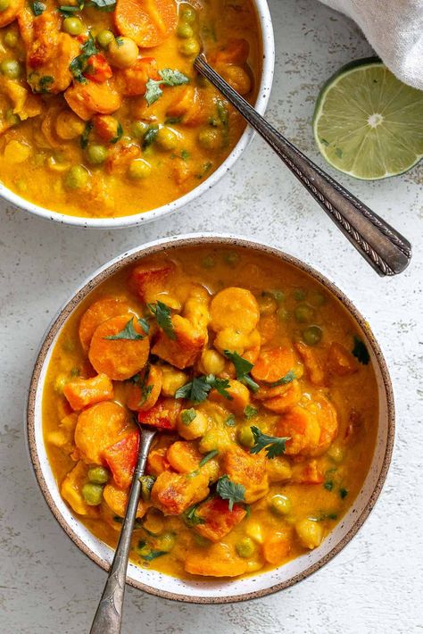 Chickpea Carrot Curry, Potato Carrot Curry, Carrot Curry Indian, Cashew Curry Vegetarian, Carrot Curry Recipe, Puff Corn Recipes, Vegan Carrot Recipes, Carrot Chickpea, Caramel Puff Corn