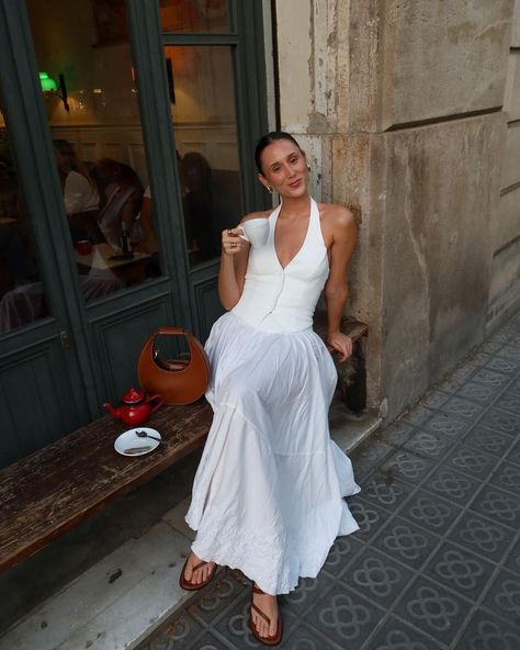 Kita Liss (@kitaliss) • Instagram photos and videos Italy Lookbook, Spain Outfit, Italian Summer Outfits, European Summer Outfits, Europe Outfits, Chique Outfits, Maxi Skirt Outfits, Italy Outfits, Outfit Look