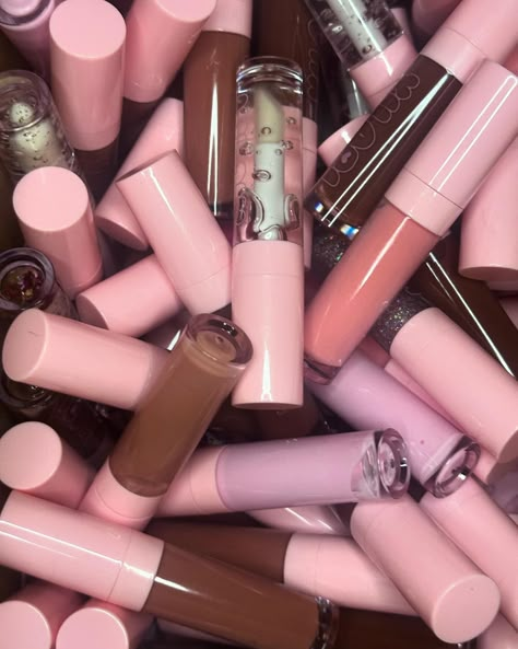 a little lip gloss never hurt anybody..💞 comment what you see 👀 Small Lipgloss Business Ideas, Lip Gloss Business Aesthetic, Lip Gloss Business Ideas Logo, Lip Gloss Photoshoot Ideas, Lip Gloss Business Ideas, Lip Gloss Aesthetic, Business Vibes, Cosmetics Ideas, Lipgloss Swatches