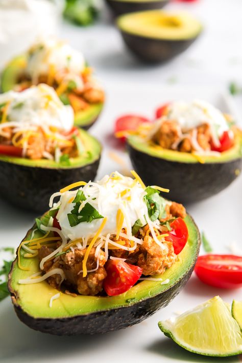 Top Dinner Recipes, Stuffed Avocados, Stuffed Avocado, Turkey Taco, Healthy Recipes Clean, Turkey Tacos, Diner Recipes, Low Carb Dessert, Healthy Recipes On A Budget