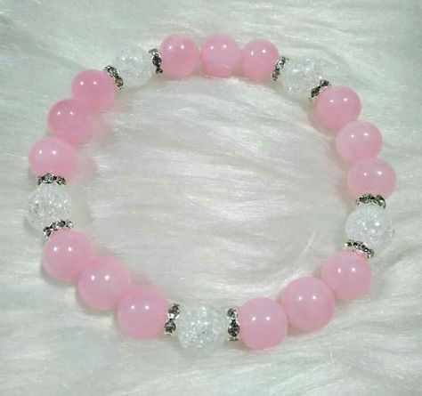 bracelets beads black girl Pink Y2k Bracelet, Pink Bracelet Ideas, Glass Bead Bracelet Ideas, Body Jewelry Diy, Crystal Beaded Bracelets, Pink Bracelets, Pink Beaded Bracelet, Girly Bracelets, Bracelet Business