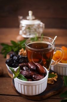 Dates Photography, Date Pudding Recipe, Ramadan Photography, Plant Based Diet Benefits, Palm Print Wallpaper, Moon Ramadan, Arabic Tea, Palm Fruit, Cider Vinegar Benefits