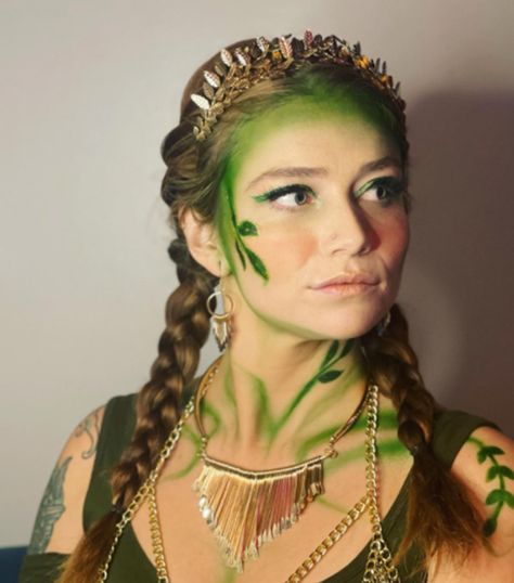 Nature Goddess Fantasy Makeup Looks Fashion Fantasy Makeup, Nature Theme Makeup, Gaia Goddess Makeup, Mother Nature Face Paint, Forest Theme Makeup, Earth Inspired Makeup, Green Goddess Makeup, Wood Nymph Makeup, Fantasy Makeup Look