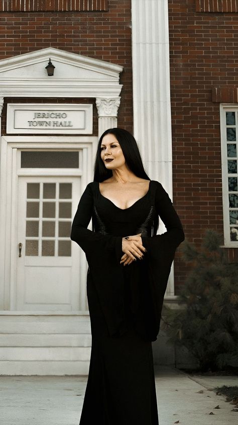 Wednesday Morticia Addams, Morticia Adams Outfits, Morticia And Gomez Photoshoot, Modern Morticia Addams Aesthetic, Morticia And Wednesday Addams Costume, Morticia Photoshoot, Gomez Costume, Morticia Addams Cosplay, Morticia Addams Wednesday