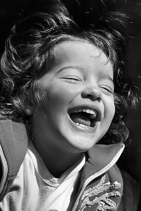 So happy! | My little friend Giulia. | Jorio | Flickr 얼굴 드로잉, Robert Doisneau, 얼굴 그리기, Foto Tips, Smiles And Laughs, Just Smile, 인물 사진, Happy People, Happy Kids