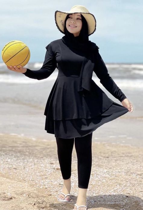 Beach Hijab Outfit Ideas, Burkini Hijab, Burkini Swimsuit, Muslim Swimwear, Modest Outfit Ideas, Muslim Outfits Casual, Modesty Fashion, Muslim Women Hijab, Modest Swimwear