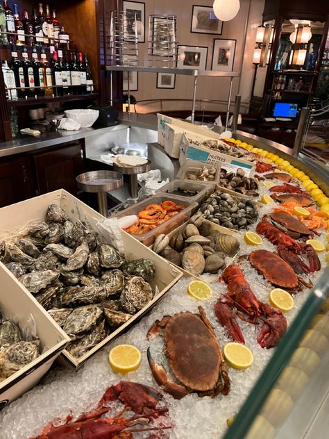 Seafood Asthetic Picture, Seafood Restaurant Aesthetic, Seafood Aesthetic, Aesthetic Seafood, Ocean Restaurant, Barcelona 2023, Bar Paris, Seafood Bar, Bbq Seafood