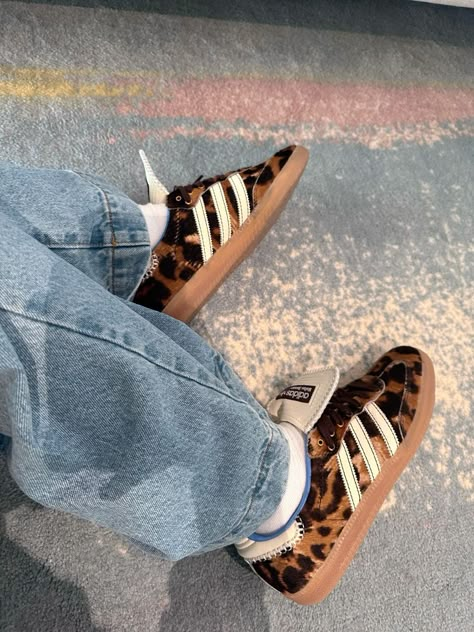 Adidas Samba Cheetah, Adidas Cheetah Shoes, Cheetah Print Adidas, Leapord Print Sambas, Cheetah Print Sambas Outfit, Cheetah Print Sambas, Leopard Print Sambas, Cheetah Aesthetic Fashion, Cheetah Sambas