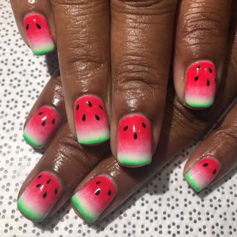 Nail Art Fruit Design, Watermelon Nails Design, Long Nails Art, Watermelon Nail Designs, Sponge Nail Art, Watermelon Nail, Watermelon Nail Art, Nail Art Ideas For Summer, Fruit Nail Designs