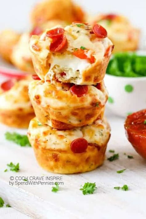 Easy Cheesy Pepperoni Pizza Puffs by SpendWithPennies.com! The perfect snack or lunch box addition! Add your favorite toppings to make these your own! Pepperoni Pizza Puffs, Pizza Puffs, Non Sandwich Lunches, Puff Recipe, Spend With Pennies, Mini Pizzas, Party Appetizers Easy, Easy Cheesy, Finger Food Appetizers