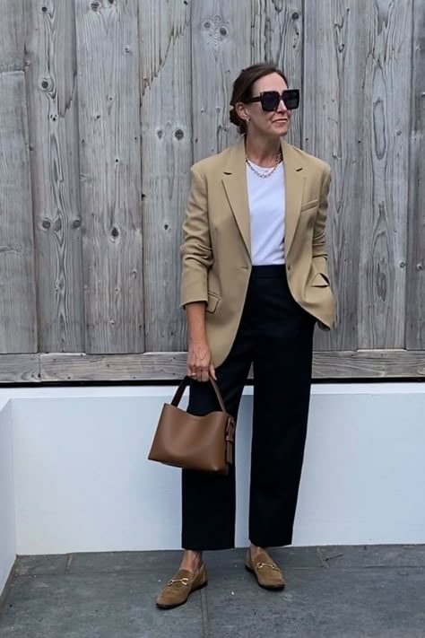 Style Rules: Sam Williams Camel Blazer Outfit, Loafers Outfit Women, Beige Blazer Outfit, Brown Blazer Outfit, Elemento Terra, Look Office, Blazer Outfits For Women, Style Rules, Beige Outfit