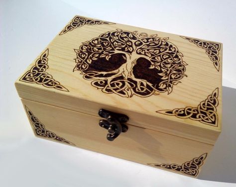 Wood Burning Tips, Wood Burning Techniques, Wood Burning Projects, Pyrography Patterns, Woodburning Projects, Wood Burning Ideas, Tree Of Life Jewelry, Jewelry Box Diy, Celtic Tree Of Life