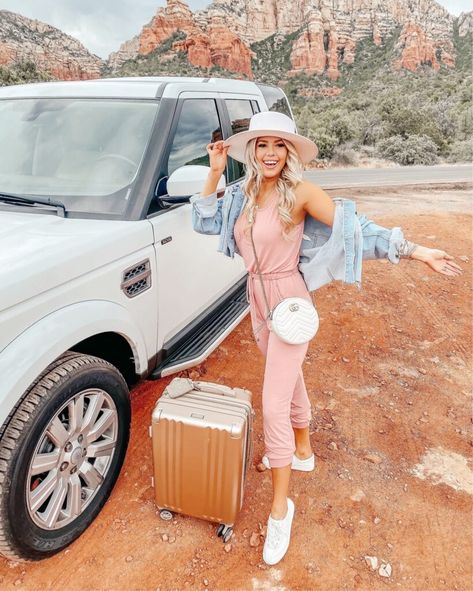 Summer Travel Outfit Women, Sedona Fashion, Arizona Hiking Outfit, Sedona Outfits, Arizona Travel Outfits, Scottsdale Arizona Outfits, Summer Road Trip Outfit, Az Outfits, Grand Canyon Outfit