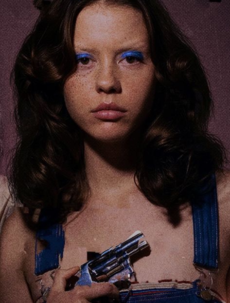 Mia Goth as Maxine Minx, X (2022) Goth Costume, Horror Halloween Costumes, Mia Goth, Eyeshadow For Blue Eyes, X Movies, Hallowen Costume, Black Halloween Dress, Looks Country, Horror Movie Characters