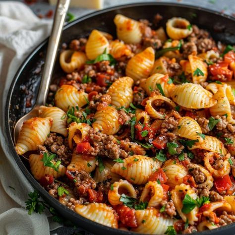 Simple Ground Beef Shells Skillet | Ground Beef Shell Pasta, Shell Pasta With Ground Beef, Ground Beef Shells, Ground Beef Spaghetti Recipes, Pasta And Ground Beef Recipes, Pasta Shells With Ground Beef, Beef Shells, Casseroles Beef, Amazing Dinner Recipes