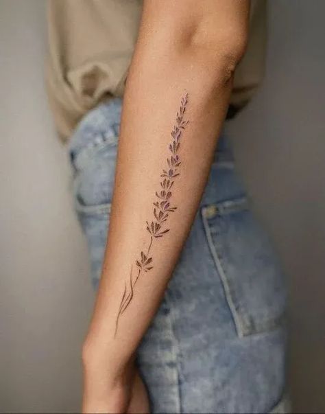 Getting a tattoo on the outer forearm may seem a bit too bold for some. In that case, you can work around it by asking your tattoo artist to draw a design like this one on the side of your arm. Source: Pinterest (@pinterest.com) #ChristmasNails #HolidayNailArt #FestiveNails #XmasNailDesigns #WinterNailInspiration #ChristmasManicure #HolidayNailTrends #SeasonalNails #ChristmasNailIdeas #MerryManicures Tattoos In Forearm, Tattoos For Side Of Forearm, Outside Of Forearm Tattoo Women, Flower Tattoo Front Of Arm, Simplistic Arm Tattoos, Straight Tattoos For Women, Backside Of Forearm Tattoo Women, Flower Inner Forearm Tattoo, Simple Flower Arm Tattoos For Women