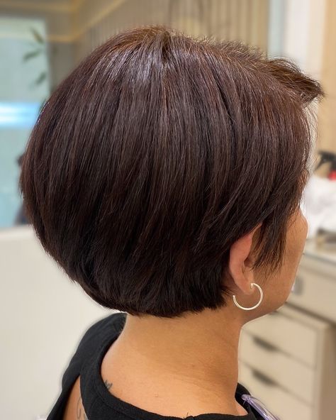 Thick Hair Nape-Length Bob Thick Coarse Hair, Wedge Hairstyles, Course Hair, Thick Hair Cuts, Stacked Bob Haircut, Bob Hairstyles For Thick, Chin Length Hair, Short Hairstyles For Thick Hair, Bob Hairstyles For Fine Hair