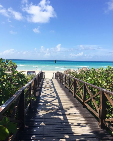 Cuba Varadero Beach, Varadero Beach Cuba, Cuba Instagram Pictures, Cuba Beach, Vacation Inspo Pics, Cuba Varadero, Sun Vibes, Varadero Beach, Cuba Pictures