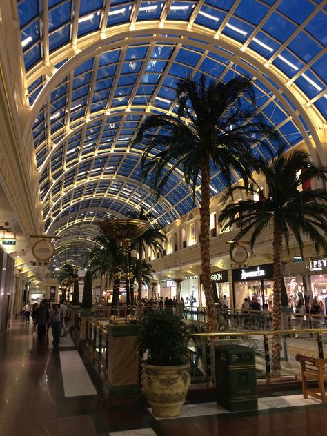 Mall Outside Design, Manchester City Centre Aesthetic, Going To The Mall Aesthetic, Trafford Centre Christmas, Mall Name Ideas, Outdoor Mall Aesthetic, Trafford Centre Aesthetic, Malls Aesthetics, Shopping Centre Aesthetic