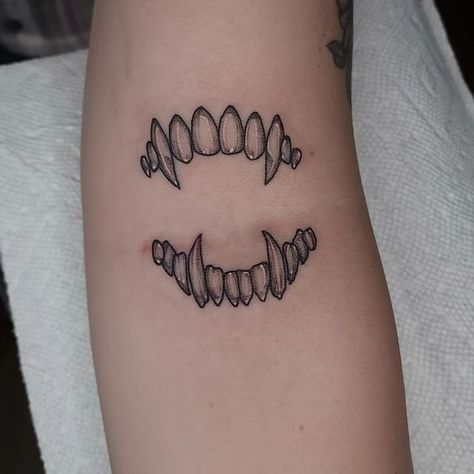 Dracula Minimalist Tattoo, Vampire Tattoo Aesthetic, Vampiric Tattoo Ideas, Unique Horror Tattoos, Vamp Teeth Tattoo, Tattoo On Women Arm, Lost Boys Tattoo Vampire, Vampire Tatoos Ideas, Fangs Tattoo Teeth