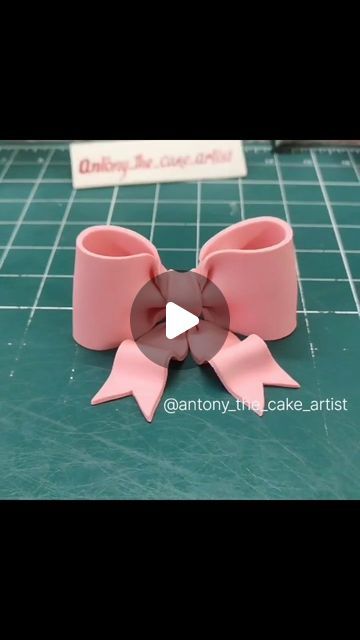 Fondant Bow Tutorial, Fondant Bows, Fondant Tips, Easy Bow, Fondant Bow, Modeling Chocolate, Tiny Bow, Bow Tutorial, Birthday Inspo