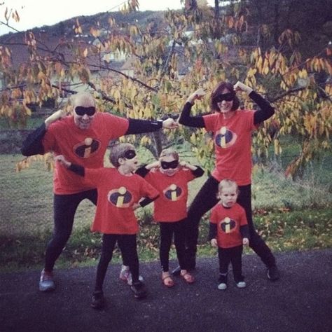 The Incredibles Easy DIY Family Halloween Costume | MomTrends Diy Incredibles Costume, Incredibles Family Costume, Incredibles Costume Diy, Incredibles Costume, Halloween Costume Store, Family Halloween Costume, Last Minute Halloween Costumes, Easy Halloween Costumes, Family Costumes