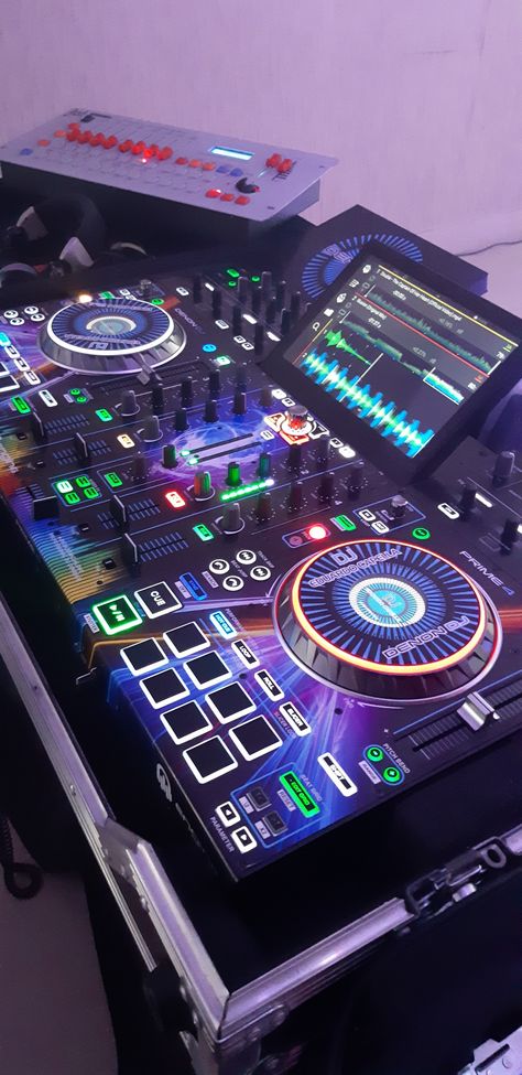 Denon Prime 4 Dj Eduardo Capella Dj Controller Wallpaper, Pioneer Dj Wallpapers, Dj Mixer Wallpaper, Dj Music Video, Places Photos, Best Vibes, Audio Engineering, Dj Mixer, Dj Pro