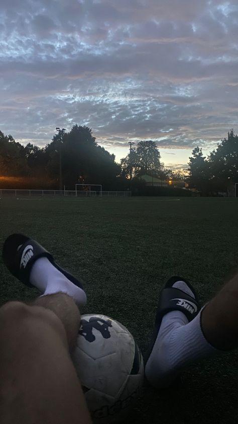 Guy Soccer Aesthetic, Football Guys Aesthetic, Guy Playing Soccer Aesthetic, Soccer Aesthetic Men, Soccer Guy Aesthetic, Sports Guy Aesthetic, Football Men Aesthetic, Night Football Snap, Football Guy Aesthetic