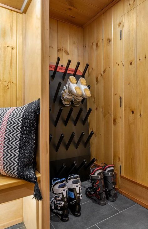 Ski House Mudroom, Ski House Living Room, Ski Mudroom, Ski Mud Room, Ski Chalet Decor, Boot Rooms, Rustic Entry, Mountain Condo, Ski Room