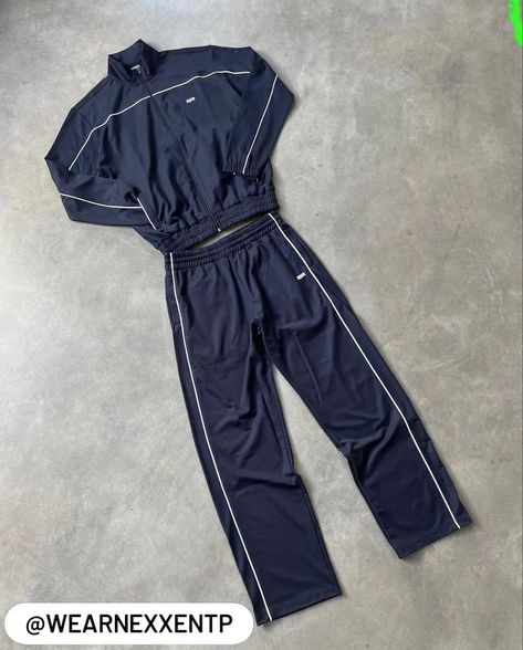 Custom made men's active wear track suit with your brand logo. "𝗠𝗮𝗻𝘂𝗳𝗮𝗰𝘁𝘂𝗿𝗲𝗿 𝗮𝗻𝗱 𝗲𝘅𝗽𝗼𝗿𝘁𝗲𝗿" We provide the facility of full customization and personalization with no compromise on stitching and fabric quality. • Available in all colors and custom sizes. • Low MOQ. • Your own private label, logo and tags. • Secure payment. • satisfied customers. • Fast processing and delivery. 📥 DM for more details. 𝐄𝐦𝐚𝐢𝐥: 📩 𝐰𝐞𝐚𝐫𝐧𝐞𝐱𝐱𝐞𝐧𝐭𝐞𝐫𝐩𝐫𝐢𝐬𝐞𝐬@𝐠𝐦𝐚𝐢𝐥.𝐜𝐨𝐦 𝐖𝐡𝐚𝐭𝐬𝐚𝐩𝐩: 📲 +𝟗𝟐-𝟑𝟏𝟔-𝟕𝟐𝟐 𝟎𝟎𝟗𝟔 𝐖𝐞𝐛𝐬𝐢𝐭𝐞:🌐𝐡𝐭𝐭𝐩𝐬://𝐰𝐞𝐚... Nike Suit, Purple Products, Vintage Tracksuit, Model Kaos, Essential Clothing, Full Tracksuit, Nike Vintage, Track Suit, Active Wear Shorts