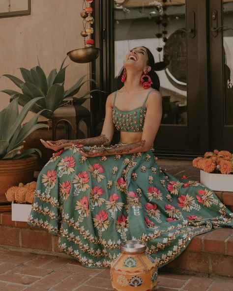 Bridal Edit Featuring Papa Don’t Preach By Shubhika Mehendi Outfits For Bride, Mehendi Dress, Mehndi Outfit, Mehendi Outfit, Mehendi Outfits, Indian Outfits Lehenga, Wedding Lehenga Designs, Indian Bride Outfits, Traditional Indian Dress