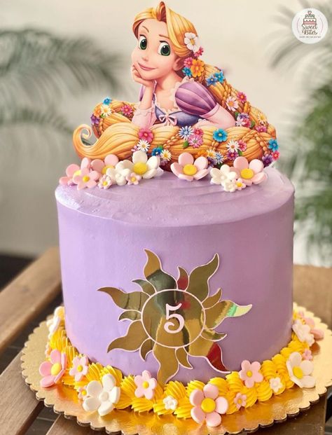 Diy Rapunzel Cake, Tangled Birthday Party Cake, Rapunzel Theme Cake, Rapunzel Bday Party, Rapunzel Birthday Cake Simple, Tangled Theme Cake, Tangled Cake Rapunzel, Rapunzel Birthday Party Cake, Rapunzel Cake Ideas Simple