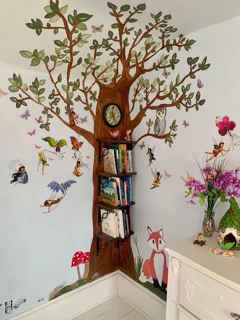 Corner Tree Mural, Tree Library Bookshelves, Tree Wall Painting Bedrooms, Diy Tree Bookshelf, Painting Bedrooms, Tree Mural Kids, Painting Kindergarten, Tree Wall Painting, Playroom Mural