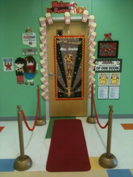 going for gold door decorations | Welcome to the Jungle door from Ms Solano’s Kindergarten Class Hollywood Classroom Theme, Hollywood Classroom, Hollywood Theme Classroom, Preschool Door, Read 180, School Wreaths, Library Resources, Stars Classroom, Classroom Doors